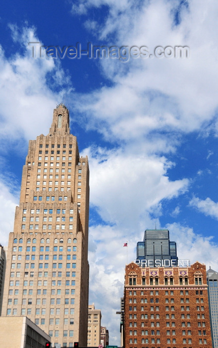 usa1824: Kansas City, Missouri, USA: view along Baltimore Ave. - Kansas City Power and Light Building and President Hotel, both listed in the National Register of Historic Places - photo by M.Torres - (c) Travel-Images.com - Stock Photography agency - Image Bank