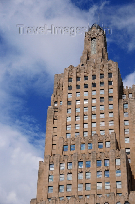 usa1825: Kansas City, Missouri, USA: Kansas City Power and Light Building - facade in Indiana limestone - wide pilasters separate bands of vertical windows with recessed spandrels - architects Hoit, Price and Barnes - photo by M.Torres - (c) Travel-Images.com - Stock Photography agency - Image Bank