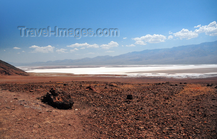 usa1845: Death Valley National Park, California, USA: the largest national park in the U.S., encompasses some 3.3 million acres of the Mojave Desert - Panamint Range in the distance - photo by M.Torres - (c) Travel-Images.com - Stock Photography agency - Image Bank