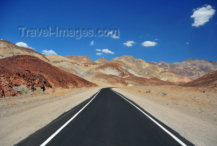 usa1849: Death Valley National Park, California, USA: Artist Drive - asphalt and colorful hills - photo by M.Torres - (c) Travel-Images.com - Stock Photography agency - Image Bank