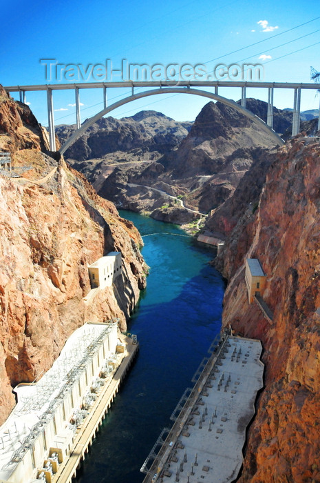 usa1860: Hoover Dam, Clark County, Nevada, USA: Mike O'Callaghan – Pat Tillman Memorial Bridge - deck arch bridge spanning the Colorado River - U.S. Route 93, Hoover Dam Bypass - designed by T. Y. Lin International - photo by M.Torres - (c) Travel-Images.com - Stock Photography agency - Image Bank