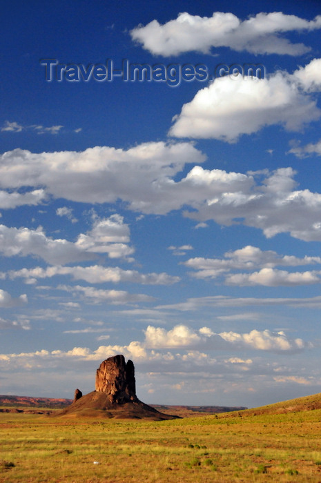 usa1862: Monument Valley, Navajo Nation, Arizona, USA: isolated mitten shaped butte framed by scenic clouds - photo by M.Torres - (c) Travel-Images.com - Stock Photography agency - Image Bank