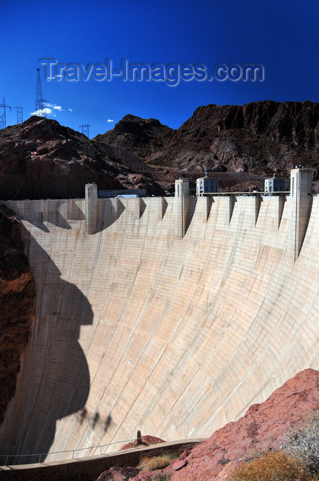 usa1877: Hoover Dam, Mohave County, Arizona, USA: engineering marvel straddling the Nevada-Arizona border - concrete gravity-arch dam - photo by M.Torres - (c) Travel-Images.com - Stock Photography agency - Image Bank