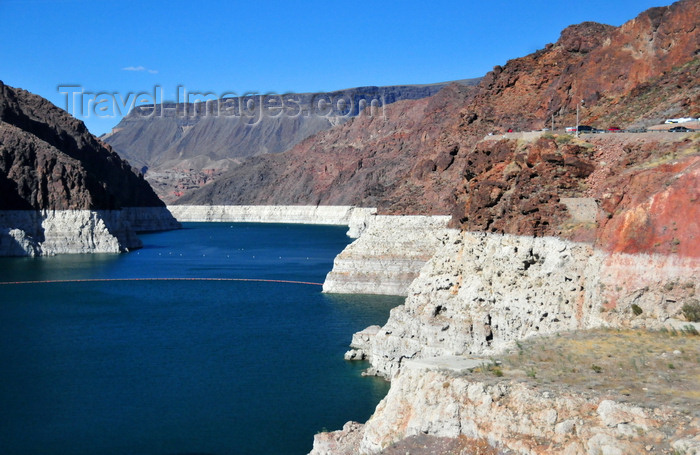 usa1884: Hoover Dam, Mohave County, Arizona, USA: view upstream from Hoover Dam - the white edges illustrate the decreased water level in the reservoir - Black Canyon, Lake Mead National Recreation Area - photo by M.Torres - (c) Travel-Images.com - Stock Photography agency - Image Bank