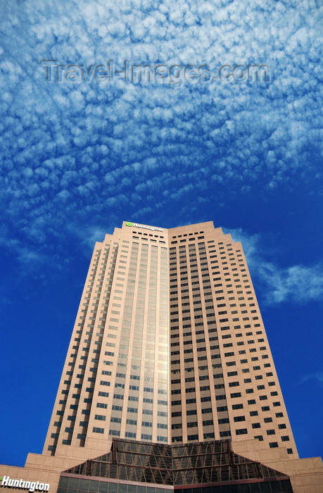 usa1895: Cleveland, Ohio, USA: 200 Public Square - BP Tower - sky view - architects Hellmuth, Obata and Kassabaum - postmodern style - photo by M.Torres - (c) Travel-Images.com - Stock Photography agency - Image Bank