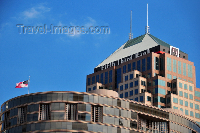 usa1902: Cleveland, Ohio, USA: Fifth Third Bank tower by RTKL Associates and the Louis Stokes Wing of the Cleveland Public Library designed by Hardy Holzman Pfeiffer Associates - photo by M.Torres - (c) Travel-Images.com - Stock Photography agency - Image Bank