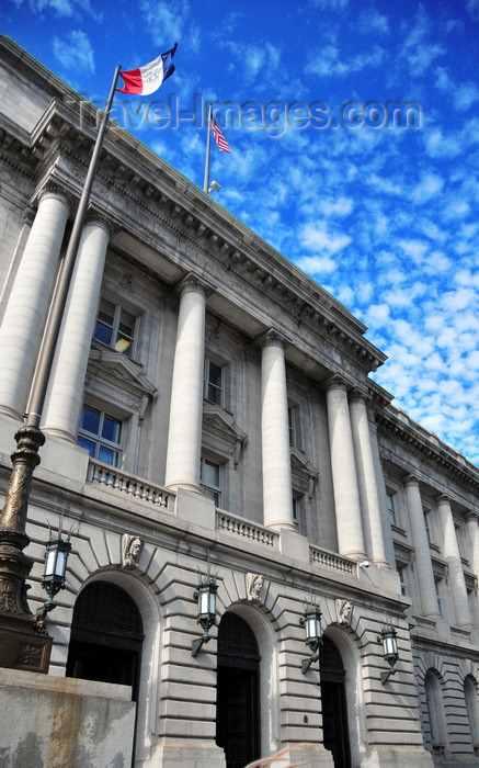 usa1911: Cleveland, Ohio, USA: Cleveland City Hall - Tuscan colonnade - Beaux-Arts style - architect J. Milton Dyer - Lakeside Avenue - photo by M.Torres - (c) Travel-Images.com - Stock Photography agency - Image Bank