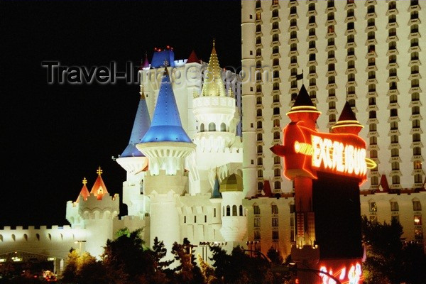 usa192: Las Vegas (Nevada): kitschy Camelot - Excalibur casino - photo by J.Kaman - (c) Travel-Images.com - Stock Photography agency - Image Bank