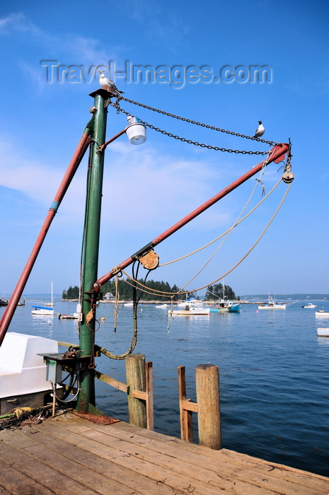 usa1932: Five Islands, Georgetown Island, Maine, New England, USA: lobster wharf in a quintessential Maine fishing village - crane - photo by M.Torres - (c) Travel-Images.com - Stock Photography agency - Image Bank