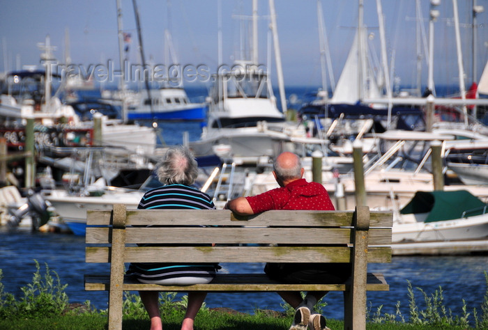 usa1935: Rockland, Maine, New England, USA: elderly couple on a bench, enjoying the ocean and the boats - photo by M.Torres - (c) Travel-Images.com - Stock Photography agency - Image Bank