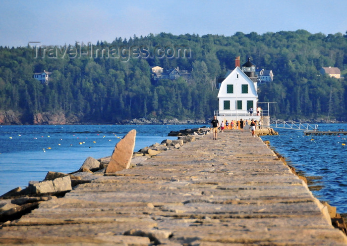 usa1941: Rockland, Maine, New England, USA: Colonial Revival building of the Rockland Breakwater Lighthouse at the end of the 7/8-mile-long, twenty-foot-wide stone breakwater - photo by M.Torres - (c) Travel-Images.com - Stock Photography agency - Image Bank