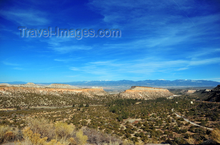 usa1942: Rio Grande Valley, New Mexico, USA: scenic overlook on Senator Clinton P. Anderson Scenic Route - mesas with Sierra Mosca and other peaks in the background - photo by M.Torres - (c) Travel-Images.com - Stock Photography agency - Image Bank