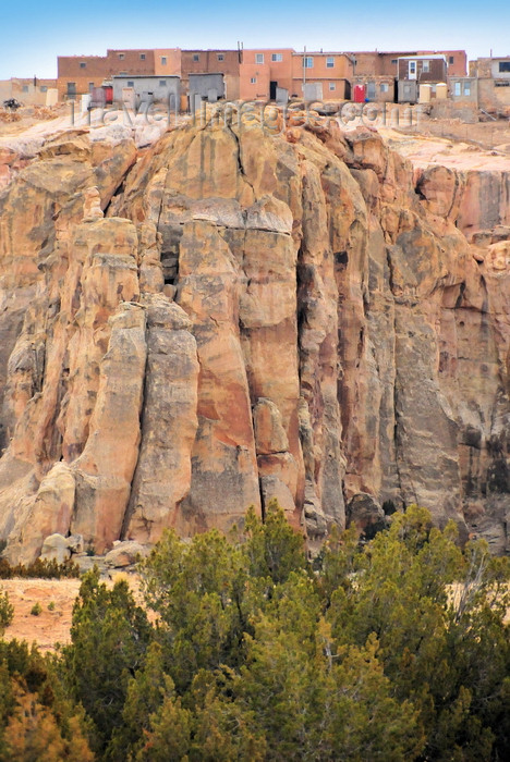 usa1948: Acoma Pueblo, Cibola County, New Mexico, USA: houses by the cliff edge - claims to be the the oldest continuously inhabited village in the United States - photo by M.Torres - (c) Travel-Images.com - Stock Photography agency - Image Bank