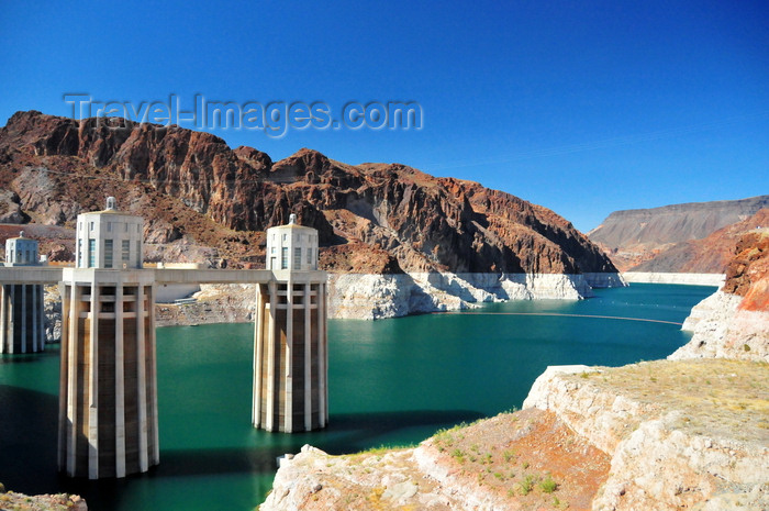 usa195: Hoover Dam, Clark County, Nevada, USA: water intake towers in the Black Canyon of the Colorado River, part of Lake Mead, named after commissioner of the U.S. Bureau of Reclamation Elwood Mead - a high-water mark or 'bathtub ring' is visible - photo by M.Torres - (c) Travel-Images.com - Stock Photography agency - Image Bank