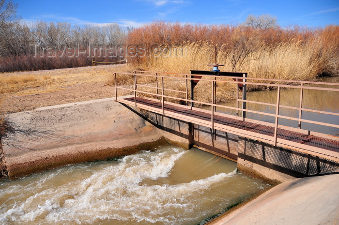 usa1956: Bosque del Apache National Wildlife Refuge, Socorro County, New Mexico, USA: lock on an irrigation canal - photo by M.Torres - (c) Travel-Images.com - Stock Photography agency - Image Bank