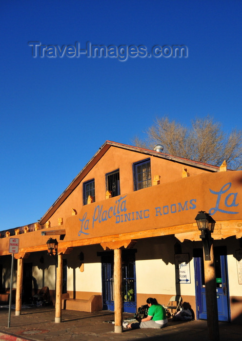 usa1990: Albuquerque, Bernalillo County, New Mexico, USA: Old Town Plaza - adobe building - La Placita dining rooms - photo by M.Torres - (c) Travel-Images.com - Stock Photography agency - Image Bank