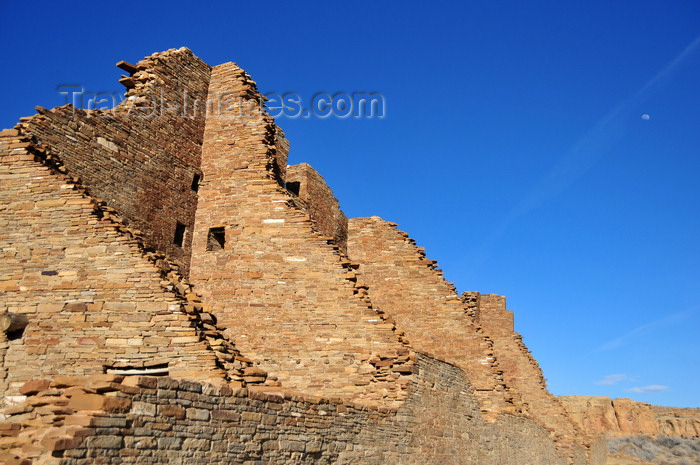 usa1999: Chaco Canyon National Historical Park, New Mexico, USA: ruined stone masonry walls of Pueblo Bonito - pre-Columbian architecture - photo by M.Torres - (c) Travel-Images.com - Stock Photography agency - Image Bank