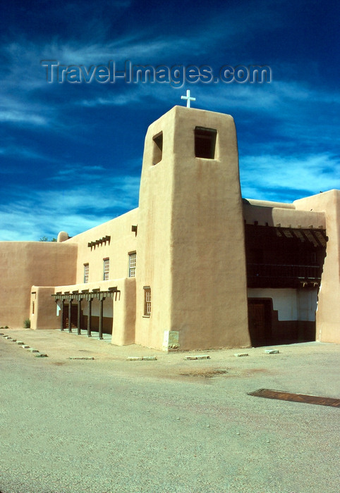 usa200: USA - Santa Fé (New Mexico): El Christo Rey church - adobe construction - photo by J.Fekete - (c) Travel-Images.com - Stock Photography agency - Image Bank