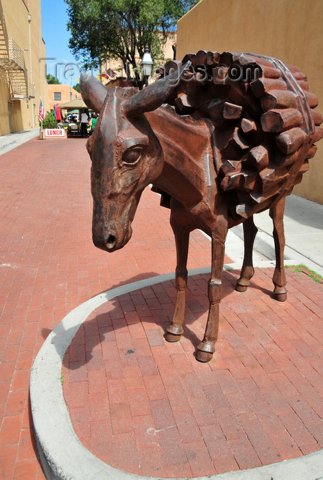 usa204: Santa Fé, New Mexico, USA: sculpture of a donkey carrying firewood by Charles Southard - Old Burro alley, next to the Lensic theater on San Francisco Street - photo by M.Torres - (c) Travel-Images.com - Stock Photography agency - Image Bank