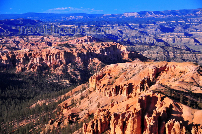usa2064: Bryce Canyon National Park, Utah, USA: Bryce Point - eroded mesas - the park's formations are part of the 'Grand Staircase' - photo by M.Torres - (c) Travel-Images.com - Stock Photography agency - Image Bank