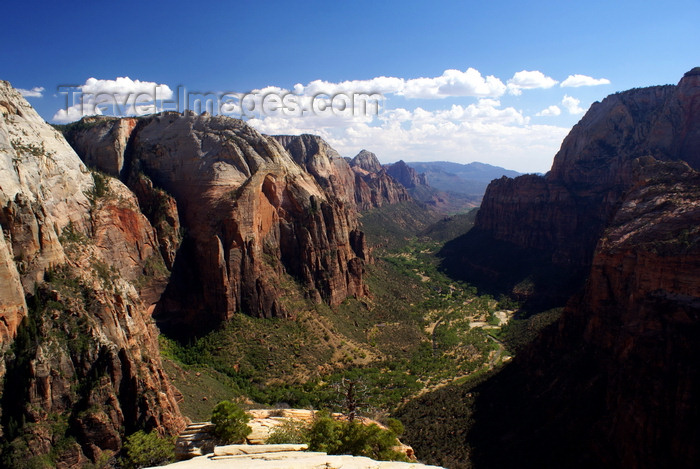 usa2104: Zion National Park, Utah, USA: Zion Canyon, seen from the top of Angel's Landing - photo by A.Ferrari - (c) Travel-Images.com - Stock Photography agency - Image Bank