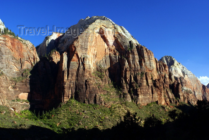 usa2106: Zion National Park, Utah, USA: Red Arch Mountain - photo by A.Ferrari - (c) Travel-Images.com - Stock Photography agency - Image Bank
