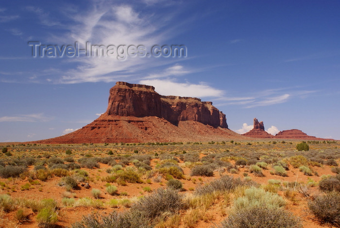 usa2119: Monument Valley / Tsé Bii' Ndzisgaii, Utah, USA: Sentinel mesa - Navajo Nation Reservation - photo by A.Ferrari - (c) Travel-Images.com - Stock Photography agency - Image Bank