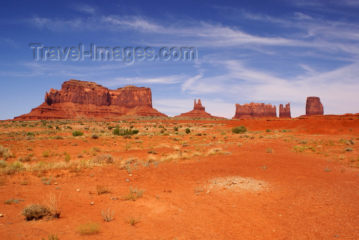usa2123: Monument Valley / Tsé Bii' Ndzisgaii, Utah, USA: Saddleback mesa, King on his Throne, Stagecoach, Bear & Rabbit and Castle Rock - Navajo Nation Reservation - photo by A.Ferrari - (c) Travel-Images.com - Stock Photography agency - Image Bank
