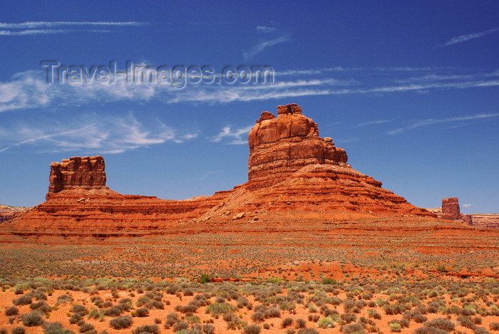 usa2135: Valley of the Gods,  Blanding, San Juan County, Utah, USA: eroded red sandstone formations - buttes and contrails - photo by A.Ferrari - (c) Travel-Images.com - Stock Photography agency - Image Bank
