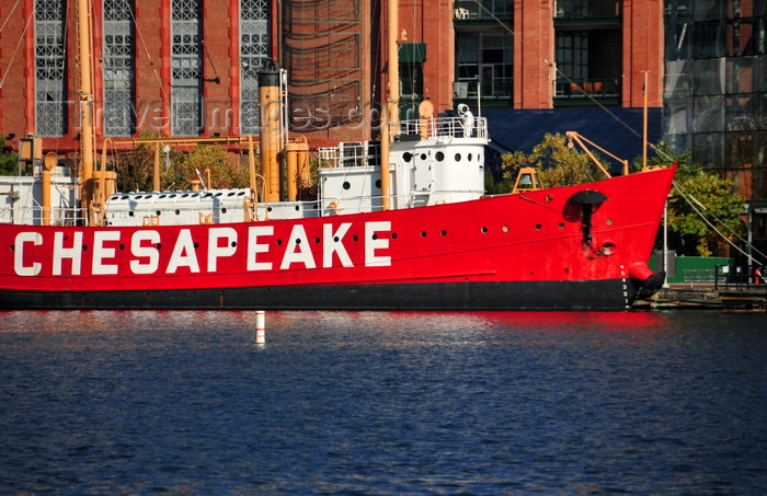 usa2146: Baltimore, Maryland, USA: - lightship Chesapeake - this historic ship marked the approaches to the Chesapeake Bay from 1933-1965 - Inner Harbor - photo by M.Torres - (c) Travel-Images.com - Stock Photography agency - Image Bank