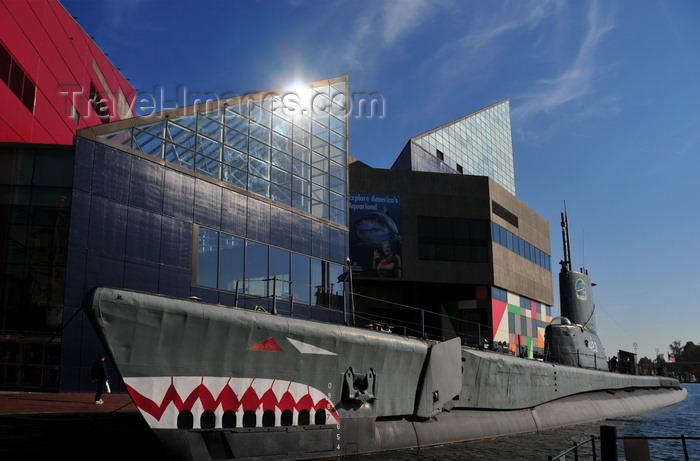 usa2170: Baltimore, Maryland, USA: pyramids of the National Aquarium in Baltimore and USS Torsk (SS-423) Tench Class submarine - used to raid Japanese merchant shipping - photo by M.Torres - (c) Travel-Images.com - Stock Photography agency - Image Bank