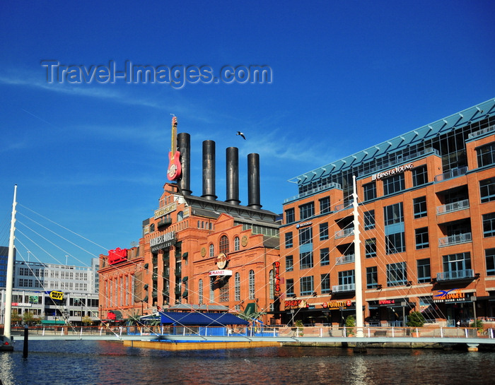 usa2177: Baltimore, Maryland, USA: cable-stayed bridge bridge over Dugan's Wharf, between the National Aquarium and Pier 4 - Power Plant and the offices of Ernst and Young - Inner Harbor - photo by M.Torres - (c) Travel-Images.com - Stock Photography agency - Image Bank