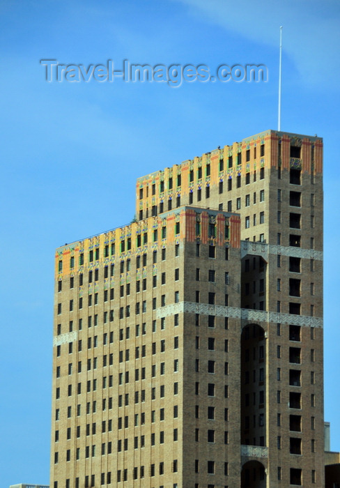 usa219: Philadelphia, Pennsylvania, USA: Metropolitan Building - designed by French architect Louis E. Jallade - art deco elegance at 117 N. 15th St. - photo by M.Torres - (c) Travel-Images.com - Stock Photography agency - Image Bank