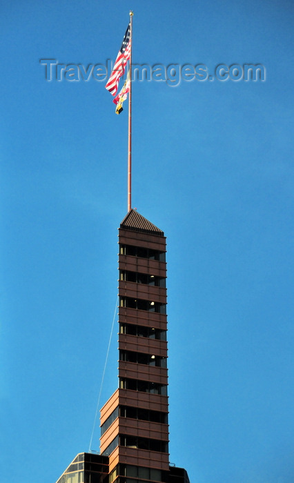 usa2190: Baltimore, Maryland, USA: William Donald Schaefer Building - former Merritt Tower - needle with flagpole - 6 Saint Paul Place - Hillier Architecture - postmodern - photo by M.Torres - (c) Travel-Images.com - Stock Photography agency - Image Bank