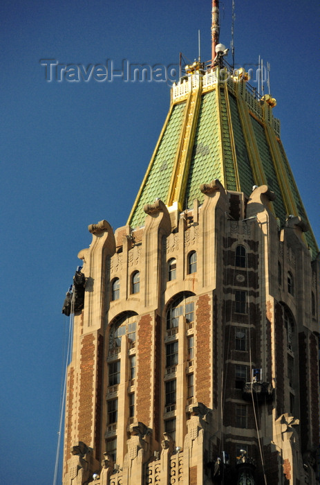 usa2191: Baltimore, Maryland, USA: copper and gold roof of the Bank of America building - originally as the Baltimore Trust Company Building - built in 1929, Taylor and Fisher architects - Art Deco - 10 Light Street - photo by M.Torres - (c) Travel-Images.com - Stock Photography agency - Image Bank