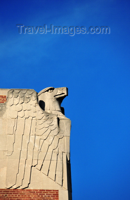 usa2196: Baltimore, Maryland, USA: limestone eagle framing one of the corners of the Department of Veterans Affairs building - old US Appraisers Stores building - architects Taylor and Fisher, and William J. Stone, Jr. - Art Deco style - 103 S Gay Street - photo by M.Torres - (c) Travel-Images.com - Stock Photography agency - Image Bank