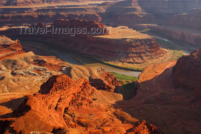 usa2232: Dead Horse Point State Park, Utah, USA: canyon view - Gooseneck of the Colorado River - the park is named after an old corral - near Moab, edge of Canyonlands National Park - photo by A.Ferrari - (c) Travel-Images.com - Stock Photography agency - Image Bank