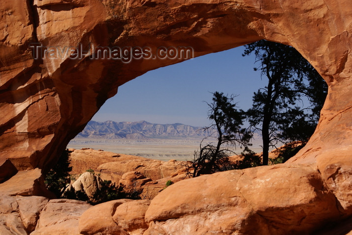 usa2263: Arches National Park, Grand County, Utah, USA: Double O Arch, located a mile beyond Landscape Arch - Devil's Garden Primitive Loop - photo by A.Ferrari - (c) Travel-Images.com - Stock Photography agency - Image Bank