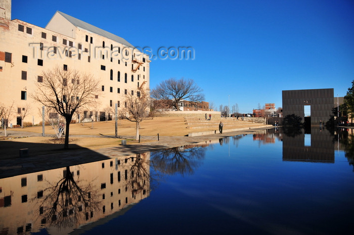 usa2316: Oklahoma City, OK, USA: Oklahoma City National Memorial - reflecting pool over black granite, eastern gate and museum - photo by M.Torres - (c) Travel-Images.com - Stock Photography agency - Image Bank