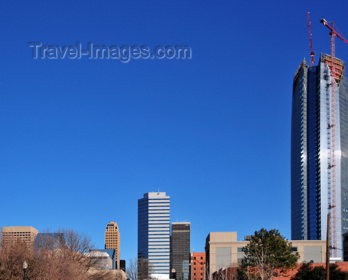 usa2340: Oklahoma City, OK, USA: Business District - Devon Energy Tower dwarfs the rest of the downtown buildings - photo by M.Torres - (c) Travel-Images.com - Stock Photography agency - Image Bank