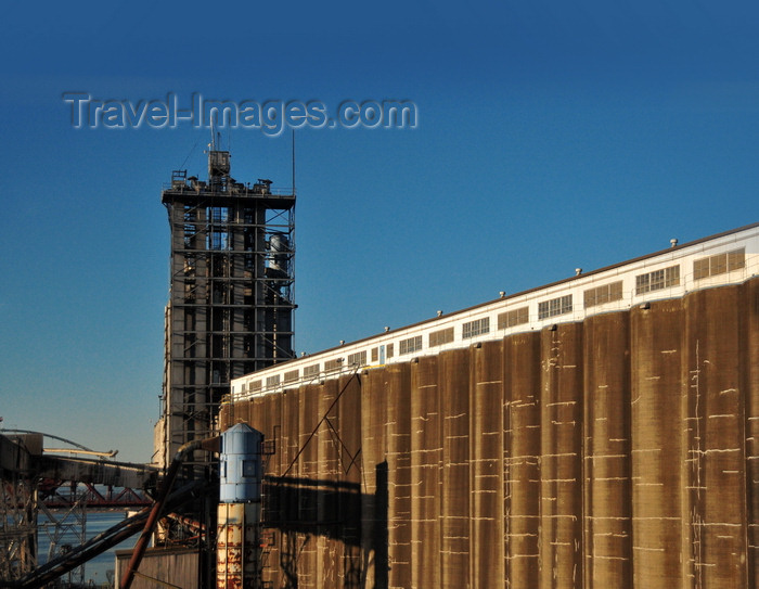 usa2373: Portland, Oregon, USA: silos of the grain terminal by the Willamette River - CLD Pacific Grain  (Cargill and Louis Dreyfus) - grain elevator - photo by M.Torres - (c) Travel-Images.com - Stock Photography agency - Image Bank