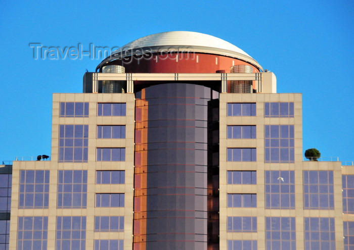 usa2381: Portland, Oregon, USA: 1000 Broadway buiding, nicknamed R2 D2 - 24 story office building - Broome, Oringdulph, Randolph, and Associates (BOORA architects), postmodern style - photo by M.Torres - (c) Travel-Images.com - Stock Photography agency - Image Bank