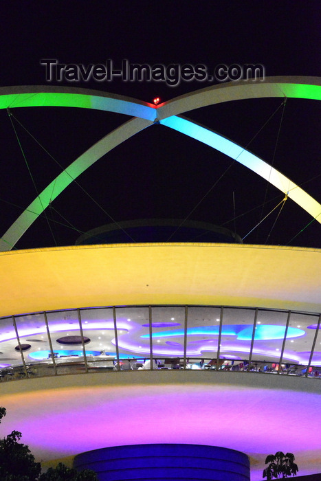 usa2391: Los Angeles, California, USA: LAX, Los Angeles International Airport at night - crossed arches of the Theme Building -  Westchester neighborhood - photo by M.Torres - (c) Travel-Images.com - Stock Photography agency - Image Bank