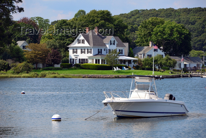 usa2399: Mystic, CT, USA: luxury house on the water's edge - photo by M.Torres - (c) Travel-Images.com - Stock Photography agency - Image Bank