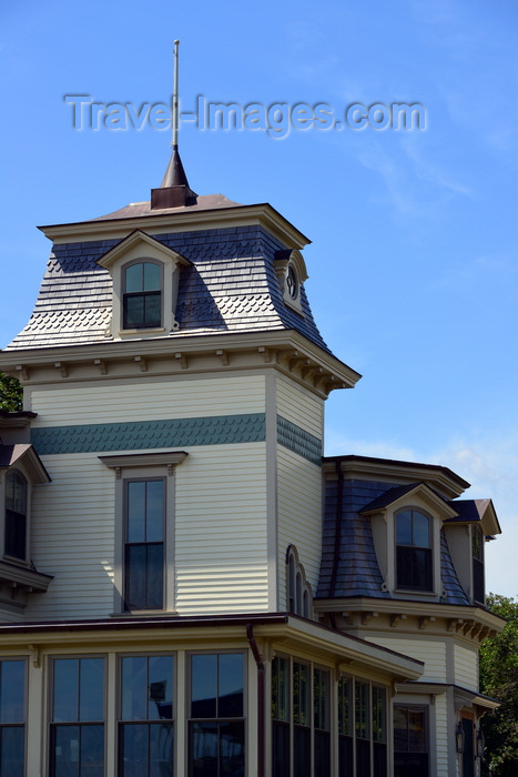 usa2412: Narragansett Pier, Washington County, Rhode Island, USA: old style timber built hotel building - photo by M.Torres - (c) Travel-Images.com - Stock Photography agency - Image Bank