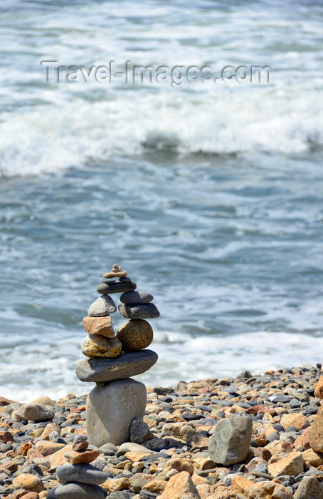 usa2429: Point Judith, Narragansett, RI, USA: cairn by the sea - photo by M.Torres - (c) Travel-Images.com - Stock Photography agency - Image Bank