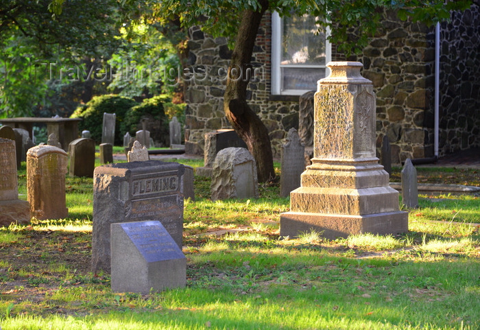 usa2434: Wilimington, Delaware: ancient graves - Old Swedes Church Cemetery - Swedish Lutheran Church on the southeast corner of 7th and Church Streets - New Castle - Church Street Historic District - photo by M.Torres - (c) Travel-Images.com - Stock Photography agency - Image Bank
