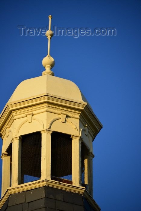 usa2435: Wilimington, Delaware: roof lantern and blue sky - Church Street Historic District - photo by M.Torres - (c) Travel-Images.com - Stock Photography agency - Image Bank