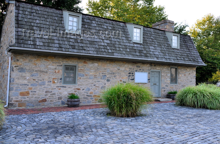 usa2436: Wilimington, Delaware: Hendrickson House, part of Old Swedes Church site - built in 1690 - Church Street Historic District - photo by M.Torres - (c) Travel-Images.com - Stock Photography agency - Image Bank