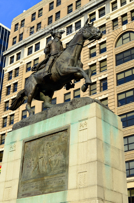 usa2443: Wilmington, Delaware, USA: Rodney Square - statue of Caesar Rodney seen against the DuPont building, a signer of the Declaration of Independence and President of Delaware, on his trusty steed, 1922 work by James Edward Kelly - photo by M.Torres - (c) Travel-Images.com - Stock Photography agency - Image Bank